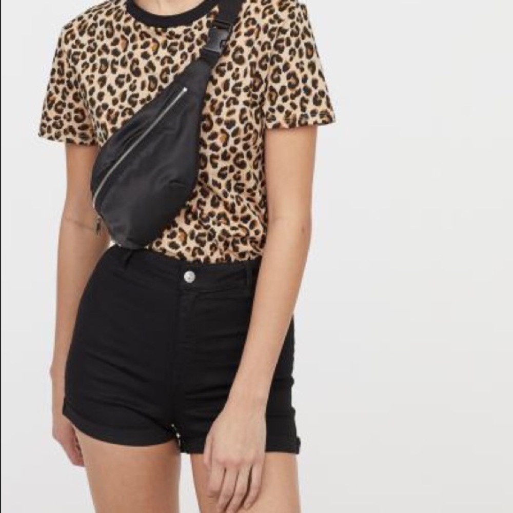 Black high rise divided jean shirts from H&M sz 6